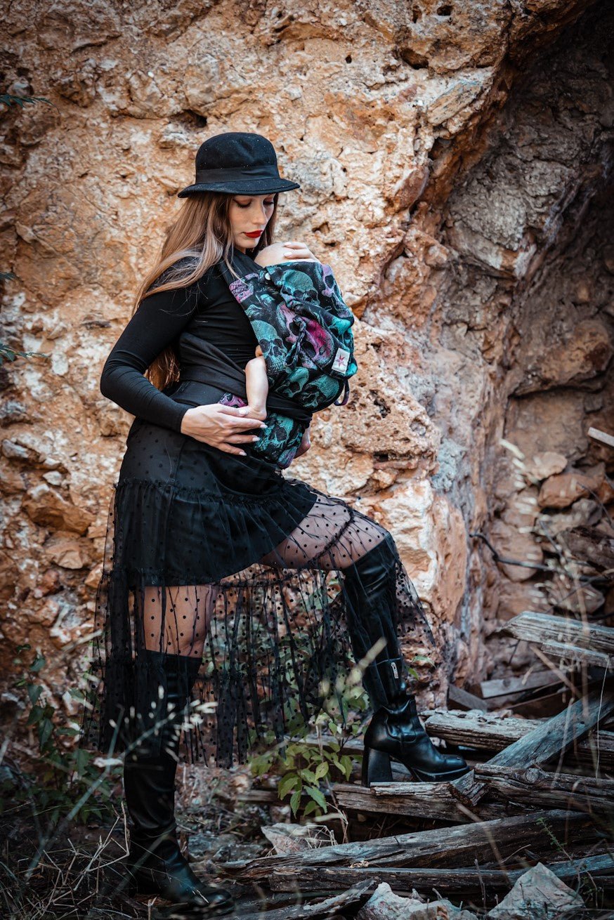 Babytrage TaiTai Scary Skulls - KOKADI