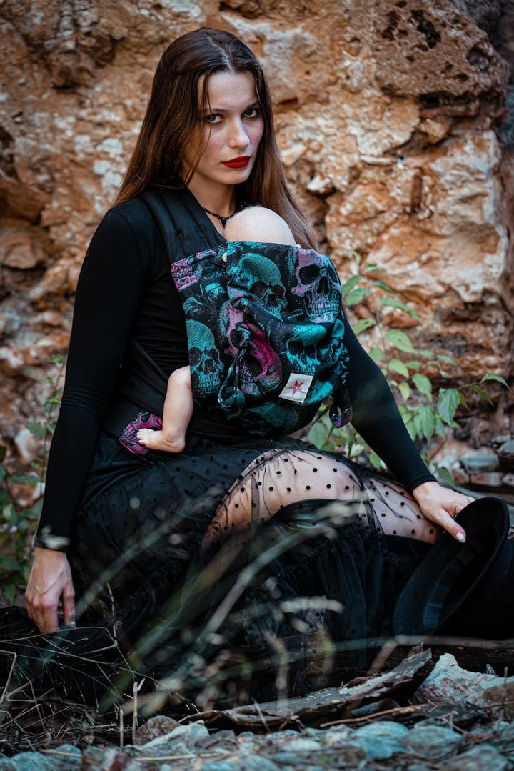 Babytrage TaiTai Scary Skulls - KOKADI