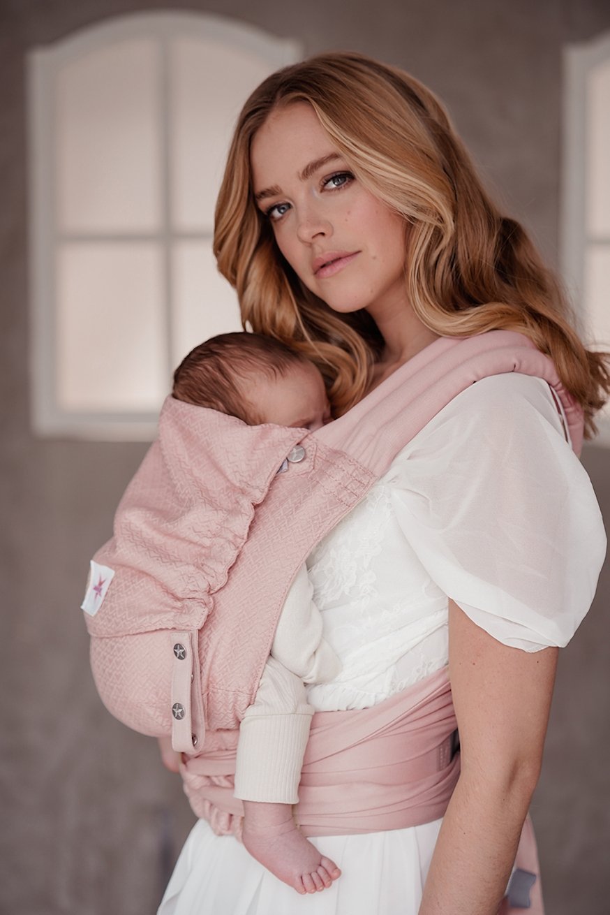 KOKADI portador de bebê TaiTai Heart2Heart Rosé