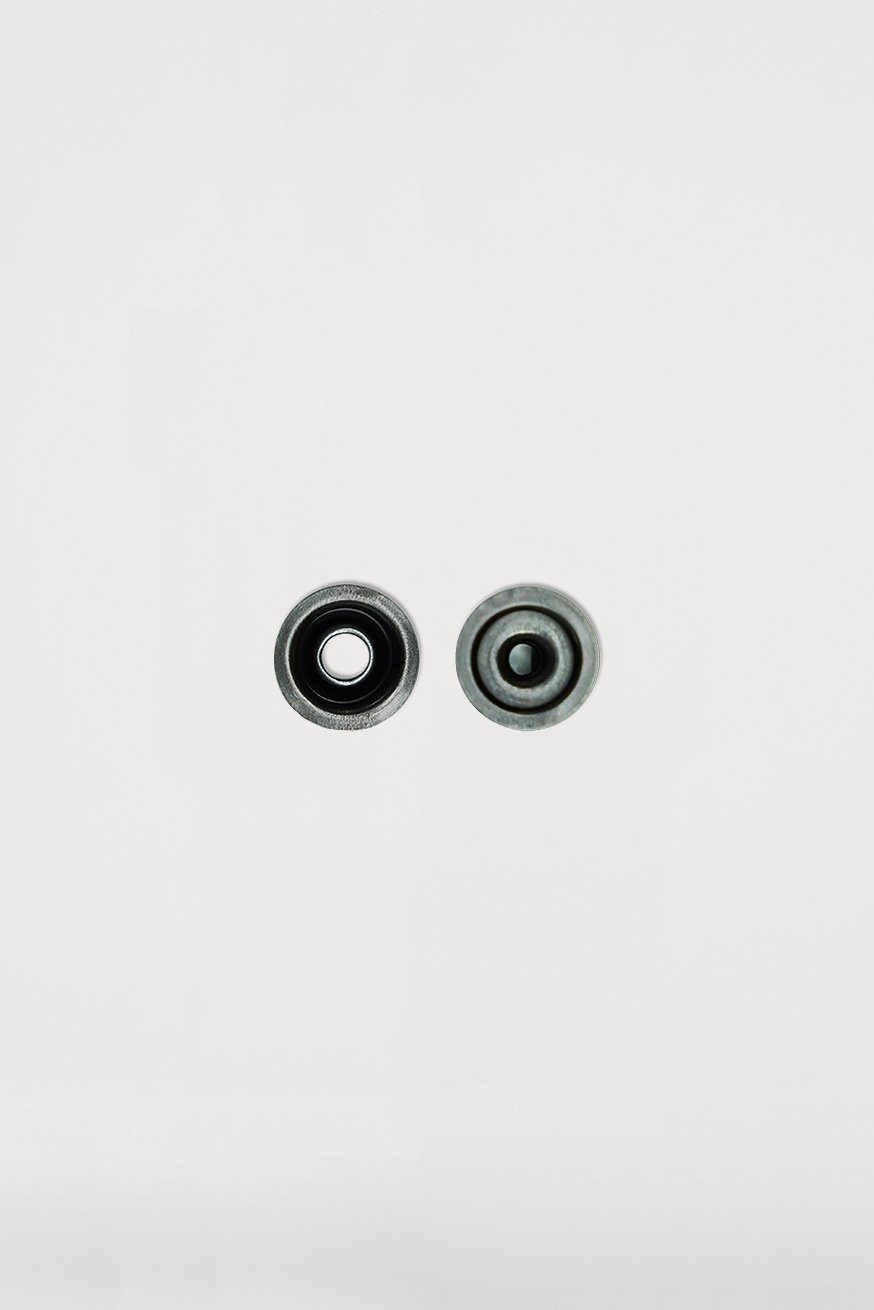 Botão macho preto (antigo) - KOKADI