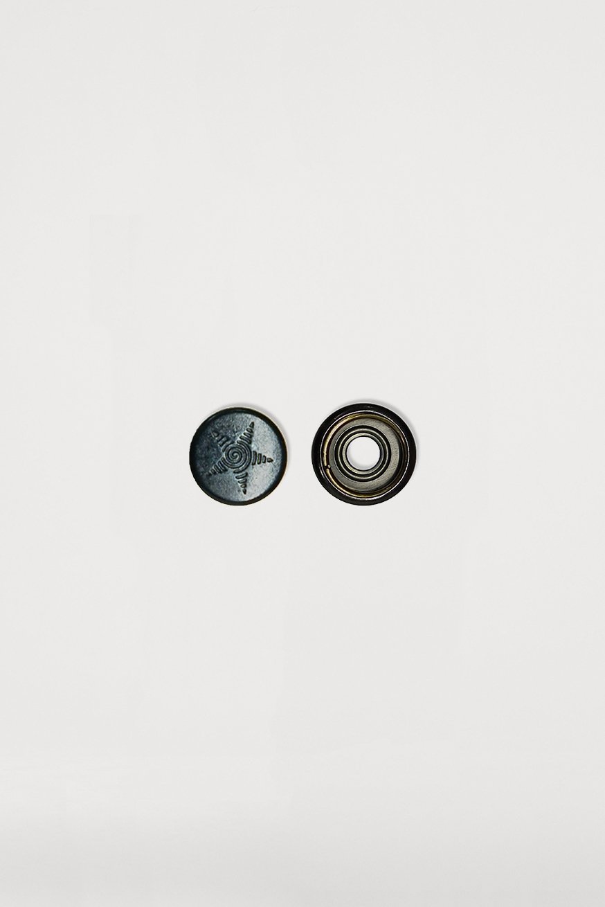 Botão fêmea preto (antigo) - KOKADI