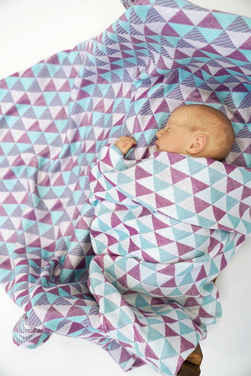 Manta fofinha Triângulo Theodora - KOKADI